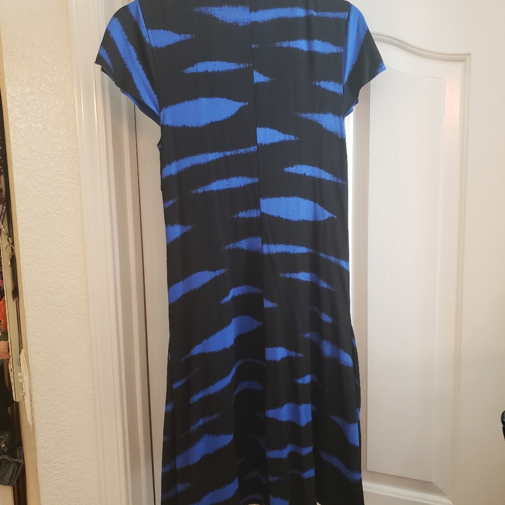 Dress - Picture 4 of 4